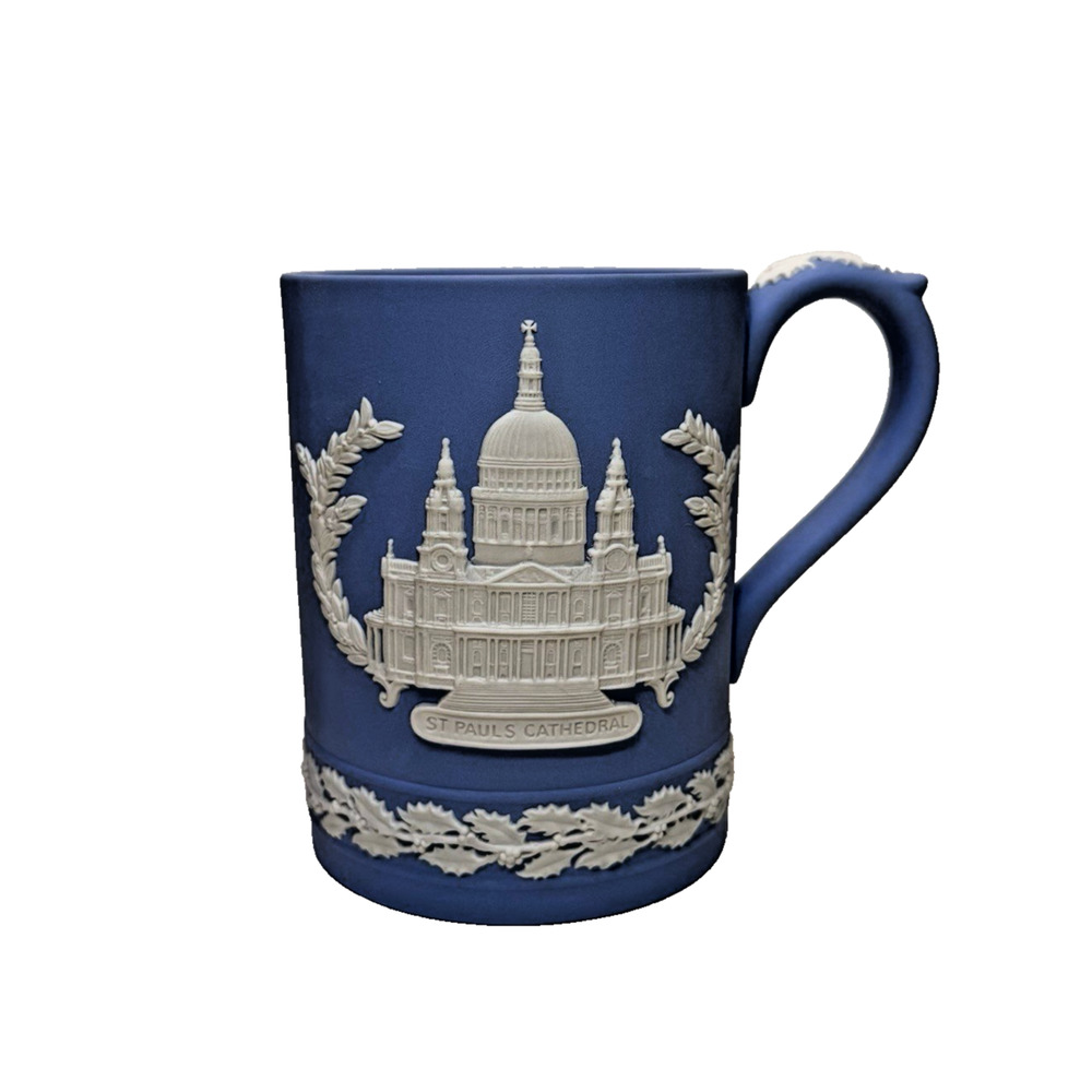 Vintage Wedgwood Jasperware St. Paul's Cathedral Christmas 1972 Mug NIB w Manual - Picture 3 of 15
